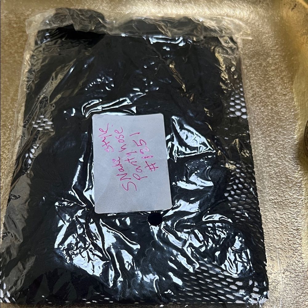 #1251=Black Fish-Net Snake Style Pantyhose’s - Picture 3 of 3